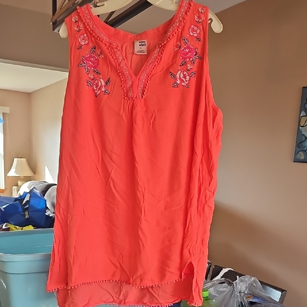 Star Style Coral Embroidered Sleeveless Top 1X